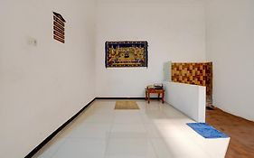 Oyo Life 93083 Nova Jaya 3 Homestay Syariah
