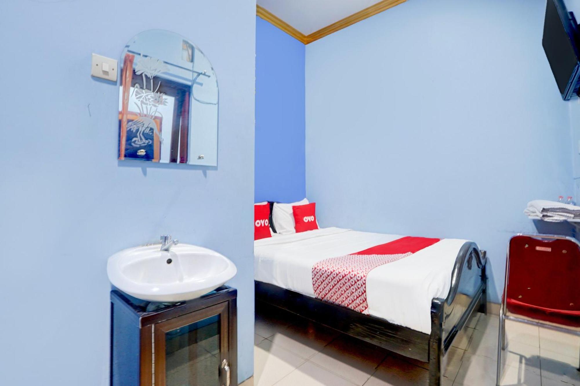 Oyo Life 93083 Nova Jaya 3 Homestay Syariah Lamongan Luaran gambar