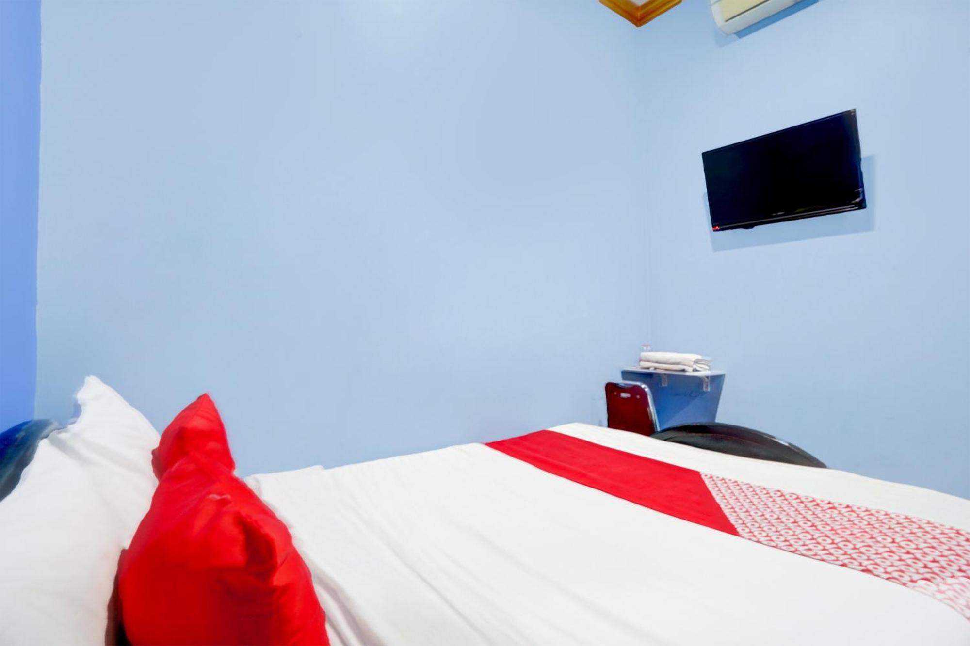 Oyo Life 93083 Nova Jaya 3 Homestay Syariah Lamongan Luaran gambar