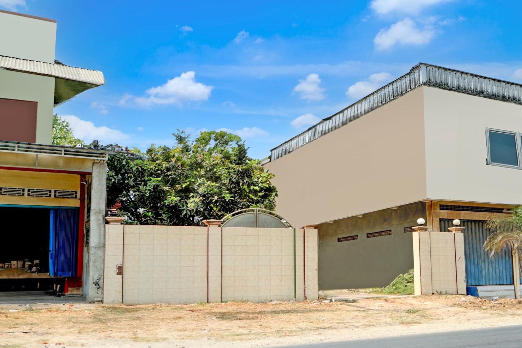 Oyo Life 93083 Nova Jaya 3 Homestay Syariah Lamongan Luaran gambar