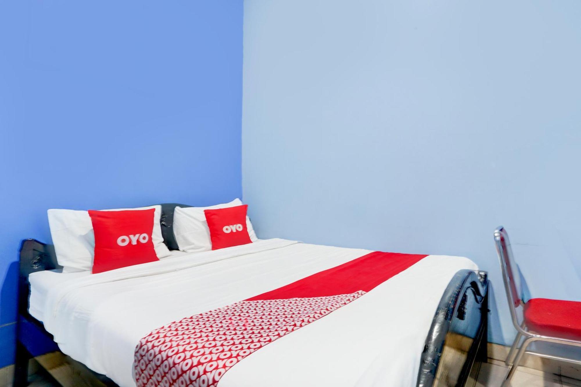 Oyo Life 93083 Nova Jaya 3 Homestay Syariah Lamongan Luaran gambar